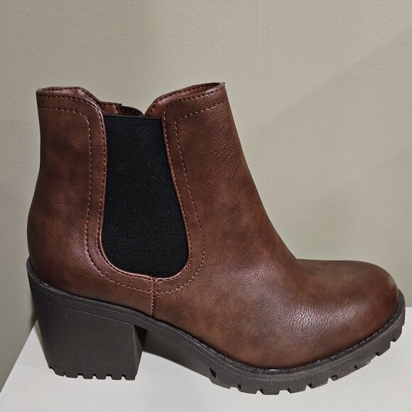 Womens boots - Picture 2 of 2